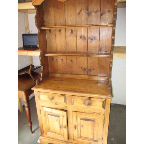 271 - A small country house kitchen pine dresser with removable top rack, in good used condition, approx. ... 