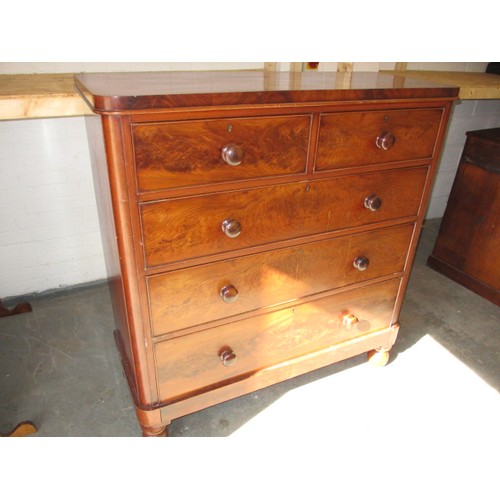 267 - A large 19th century chest of 2 short over 3 long graduated drawers, in good used condition, approx.... 