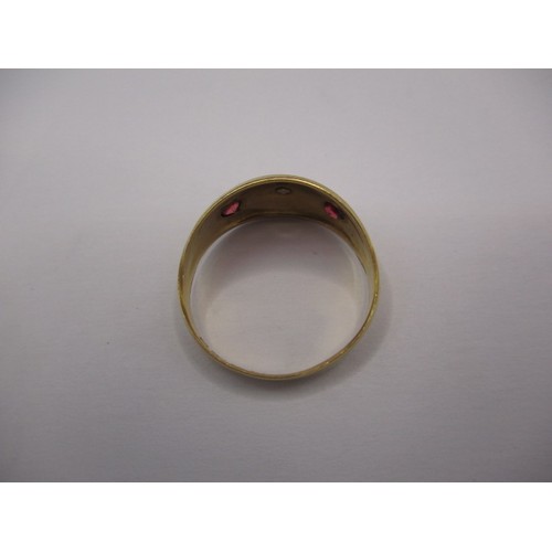 64 - A parcel of gold jewellery items to include a 9ct ring and chain, approx. weight 5.4g and an 18ct go... 