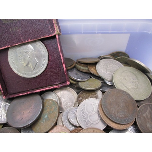 153 - A parcel of world coins, approx. gross weight 4kg, all in circulated condition