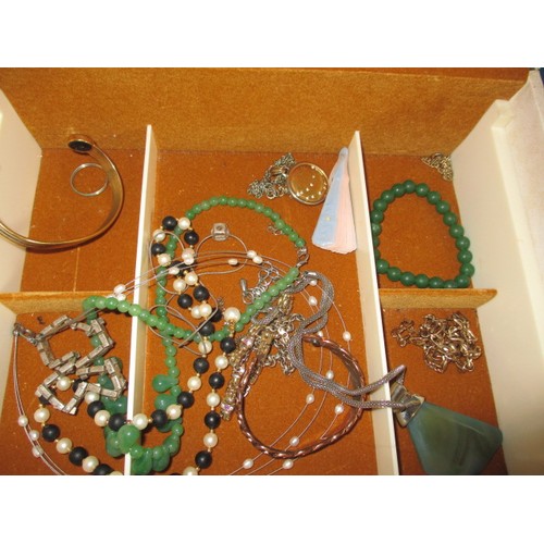 91 - A quantity of vintage costume jewellery, to include some gold and silver items, all in jewellery box... 