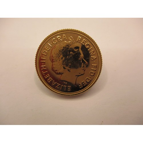 132 - A Queen Elizabeth II full gold sovereign, dated 2014, in near un-circulated condition