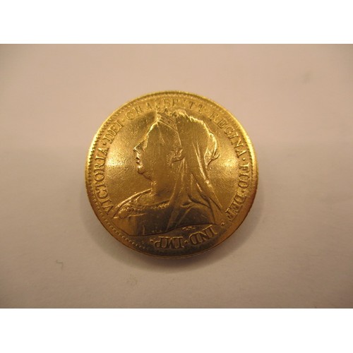 137 - A Victorian gold half sovereign dated 1900, a BV grade coin with reasonable definition of features