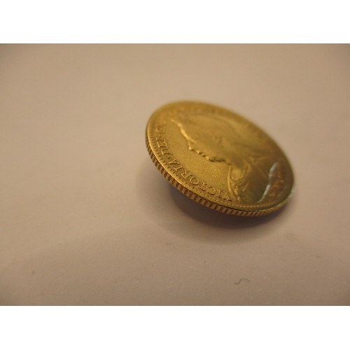 137 - A Victorian gold half sovereign dated 1900, a BV grade coin with reasonable definition of features