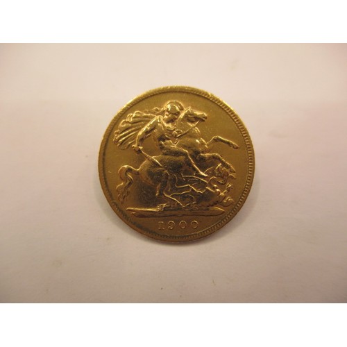 137 - A Victorian gold half sovereign dated 1900, a BV grade coin with reasonable definition of features