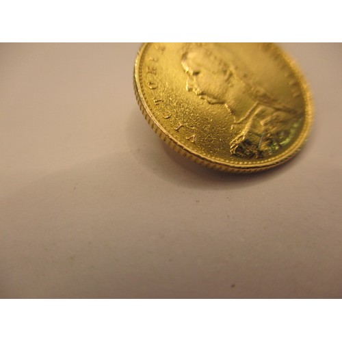 138 - A Victorian gold half sovereign dated 1887, a BV grade coin with good definition of features