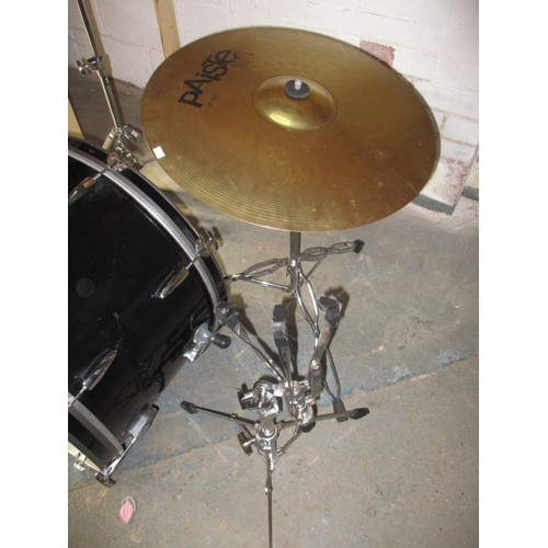 324 - A part drum kit to include stands, bass drum and top hat cymbal, all in good used condition