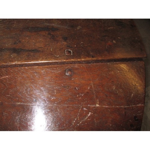 259 - An early 18th century oak gate leg table, approx. diameter 119cm approx. height 73cm in good useable... 