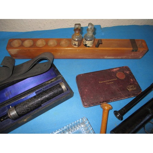 233 - A vintage doctor’s case with contents of medical instruments, all in good used condition with age-re... 