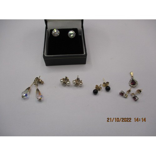 86 - Five pairs of earrings and a pendant, various stones and metals, all in good pre-owned condition