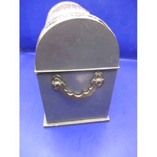 315 - A vintage bi-metal casket, fitted with a Bramah lock, a high quality item, possibly a scent bottle b... 