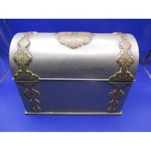 315 - A vintage bi-metal casket, fitted with a Bramah lock, a high quality item, possibly a scent bottle b... 