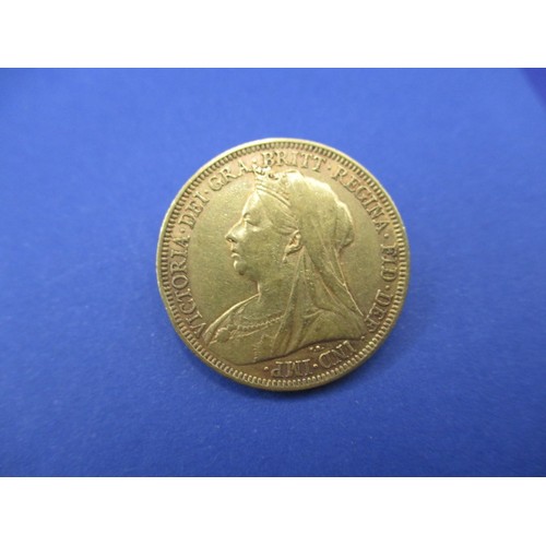 144 - A Victorian full gold sovereign, dated 1895, a good BV grade coin with good definition of features