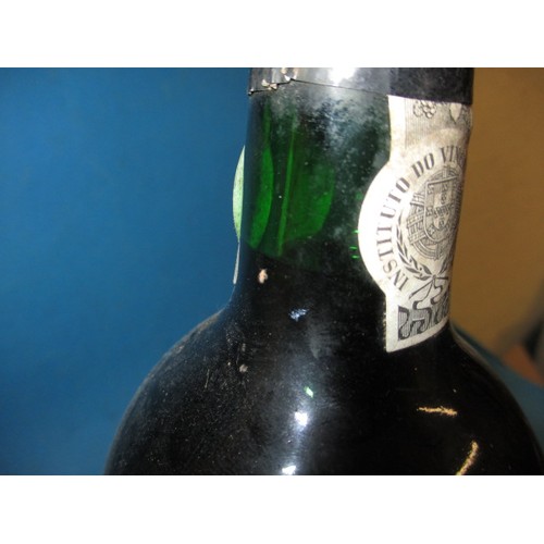 292 - 1977 Vilanova vintage port, 75cl bottle settled low neck