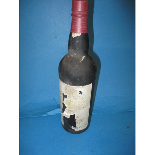 295 - 1982 Champalimund vintage port, 750ml label damaged