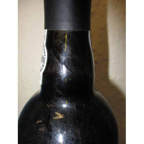 296 - Quinta Nova De Nossa Senhora Do Carmo vintage port, 750ml, settled mid neck