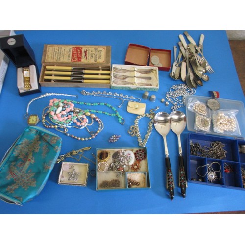 116 - A parcel of vintage costume jewellery and other interesting collectables, all in pre-owned condition