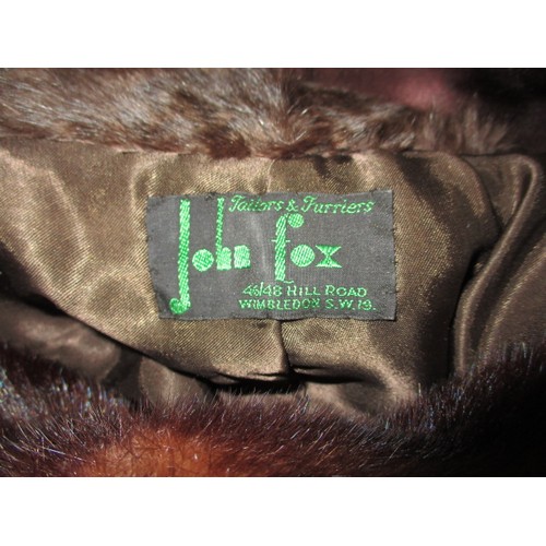 168 - 2 natural rabbit fur jackets and 3 stoles. Various sizes, all in good condition, with no observed da... 