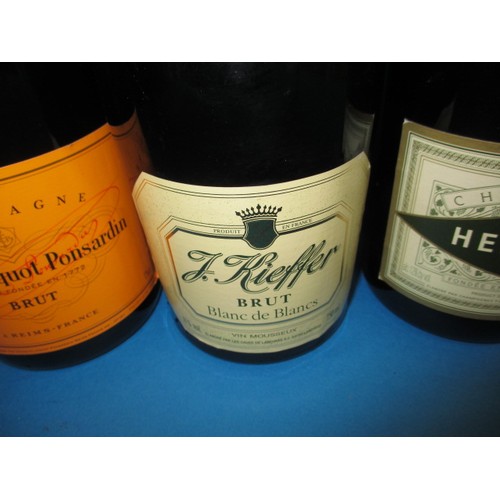 258 - 3 bottles of champagne, to include a bottle of Veuve Clicquot Ponsardin