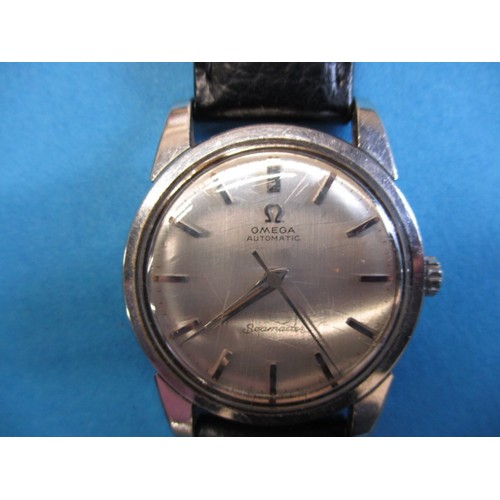 72 - A vintage Omega Seamaster automatic watch, in current working order, approx. dial size 28mm, having ... 