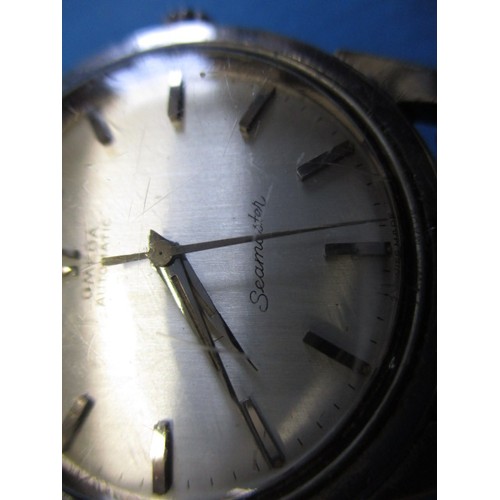 72 - A vintage Omega Seamaster automatic watch, in current working order, approx. dial size 28mm, having ... 