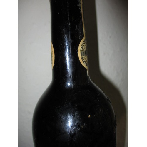 298 - A bottle of 1970 Warre’s vintage port, in cellar stored condition