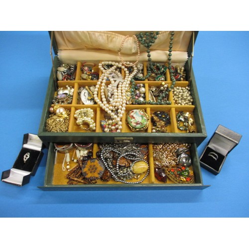 110 - A vintage jewellery box with contents, all in used condition