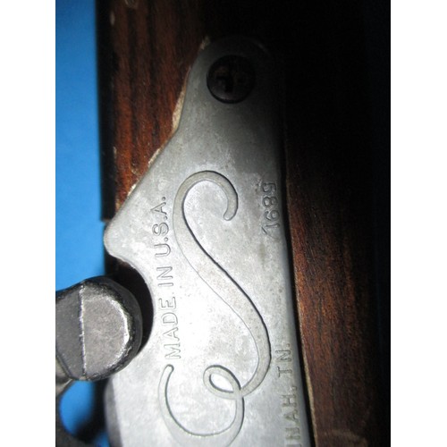 172 - A vintage Parris Savannah TN 5891 cap gun, in working order with use-related marks, approx. length 9... 