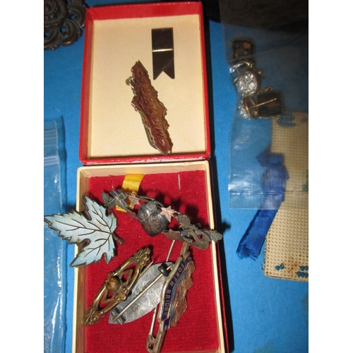 111 - A large quantity of vintage costume jewellery, to include some silver items, all in used condition