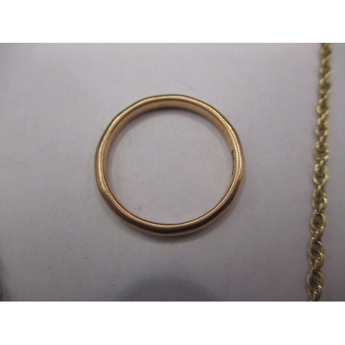 43 - A 9ct gold ring and necklace, approx. parcel weight 4.4g in good pre owned condition, approx. ring s... 