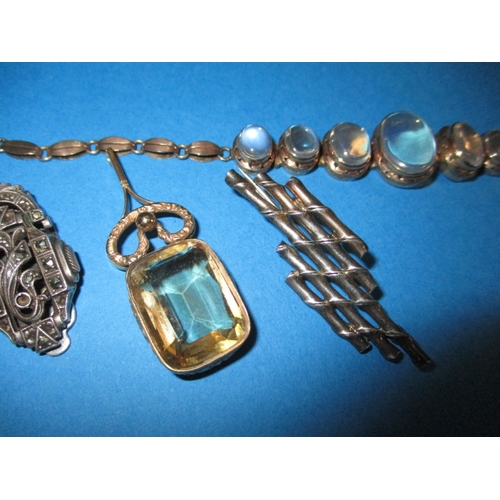 113 - A parcel of vintage costume jewellery, to include a ruby bead necklace, a 9ct gold pendant and silve... 