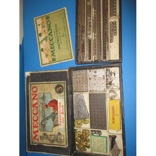 159 - A vintage boxed Meccano engineering for boys No3 set for building cranes, bridges and towers, with b... 