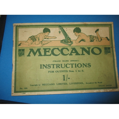 159 - A vintage boxed Meccano engineering for boys No3 set for building cranes, bridges and towers, with b... 