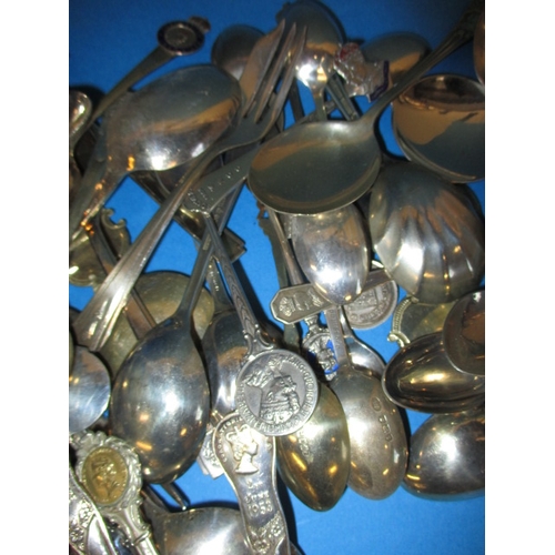 175 - A parcel of Royal commemorative collectors spoons, various coronations, all in used condition