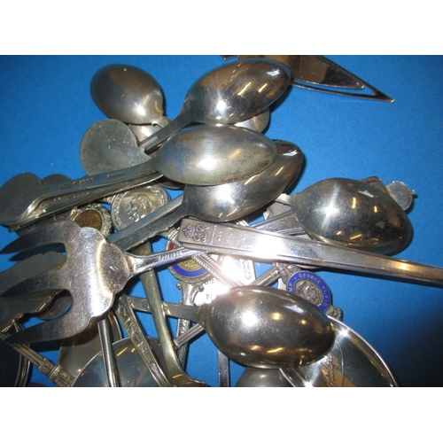 175 - A parcel of Royal commemorative collectors spoons, various coronations, all in used condition