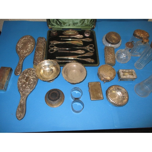 103 - A parcel of silver and silver mounted items, to include a pen wipe jars and vanity items, approx. si... 