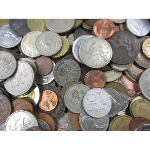 121 - Approx 13.5kg of world coins, all in circulated condition, 19th century and later, various denominat... 