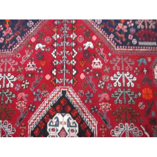 299 - A vintage Persian hand knotted wool rug, approx. size 150x108cm having had little use and with crisp... 