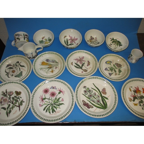 262 - A parcel of Portmeirion ‘Botanic Garden’ ceramics, all in good light used condition with no observed... 