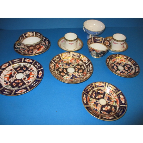 278 - A parcel antique of Derby tea wares, to include a trio in 2451 pattern, all in used condition with s... 