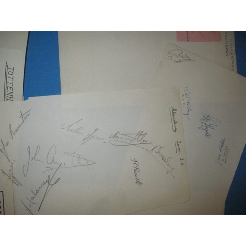 282 - A parcel of 1950s football autograph sheets, all in used condition