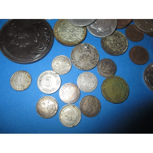 34 - A parcel of vintage coins, medallions and bank notes, all in circulated condition