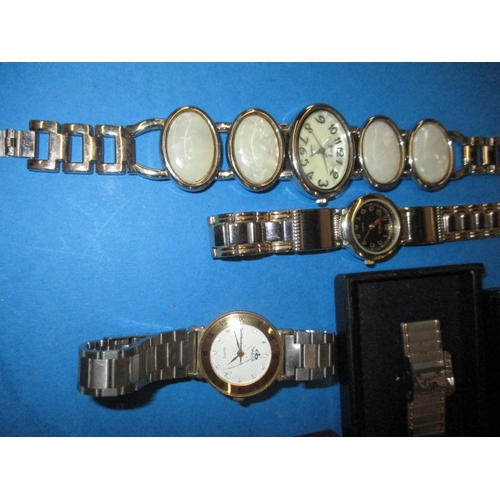 44 - A parcel of vintage watches and necklaces, all in used condition and watches are not tested as to fu... 