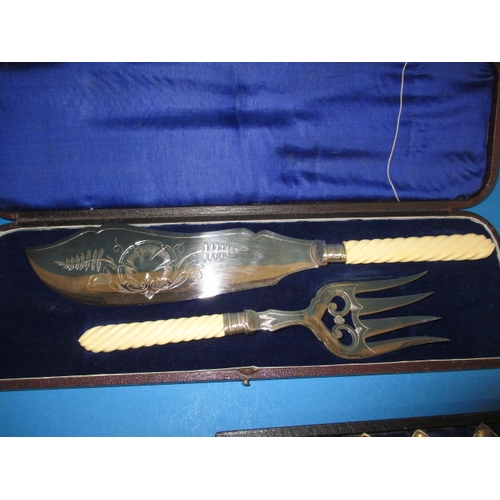 112 - A parcel of cutlery, to include a boxed cake server and fork, all in used condition