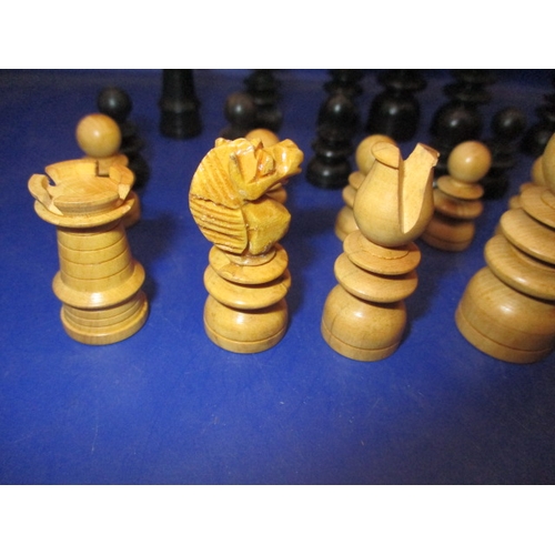 134 - A vintage box wood regency style chess set, in mahogany box and in good used condition