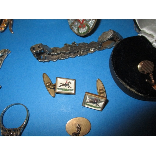 148 - A parcel of vintage costume jewellery and watches, to include some silver items, all in used conditi... 