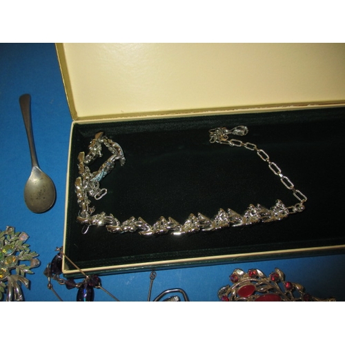 148 - A parcel of vintage costume jewellery and watches, to include some silver items, all in used conditi... 