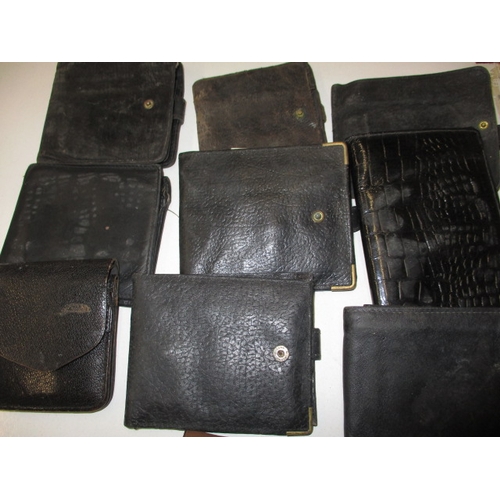 150 - A quantity of vintage wallets, most real leather, all in used condition