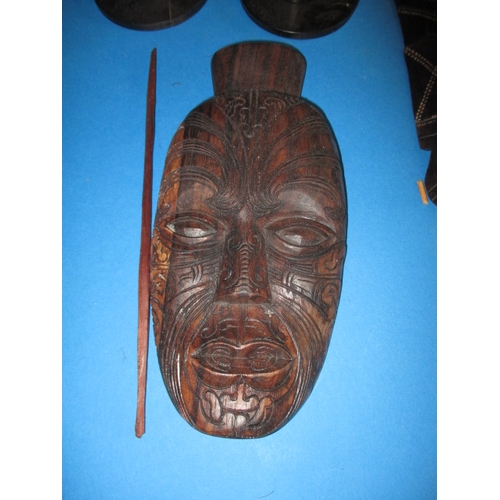 171 - A parcel of treen items, to include African figures and masks, one mask repaired, all in used condit... 