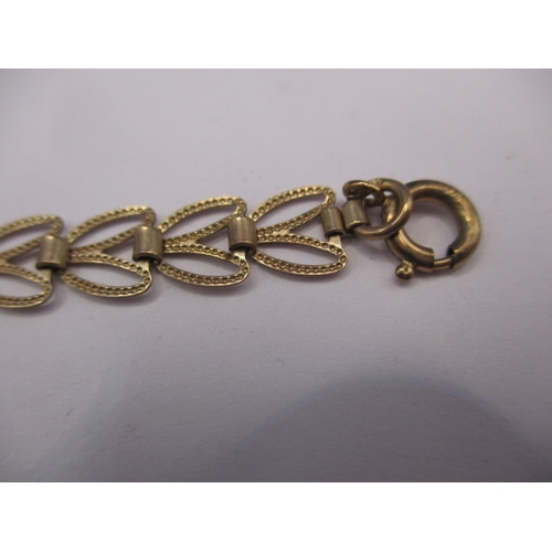 93 - A parcel of 9ct gold jewellery items, approx. parcel weight without watch 24g, to include a yellow a... 